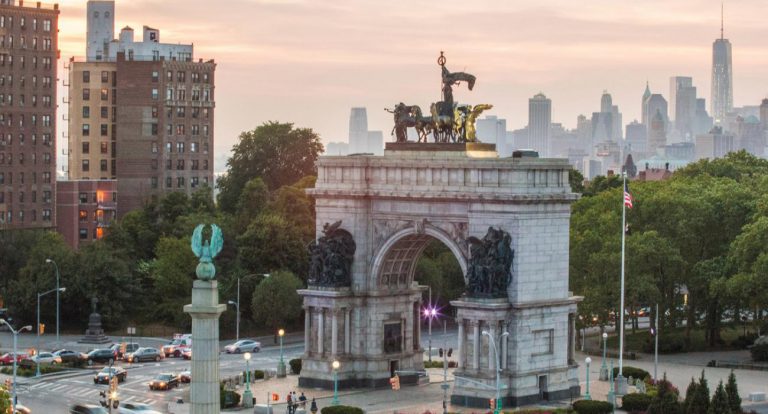 Триумфальная арка в Бруклине - "Арка солдат и матросов" — New York