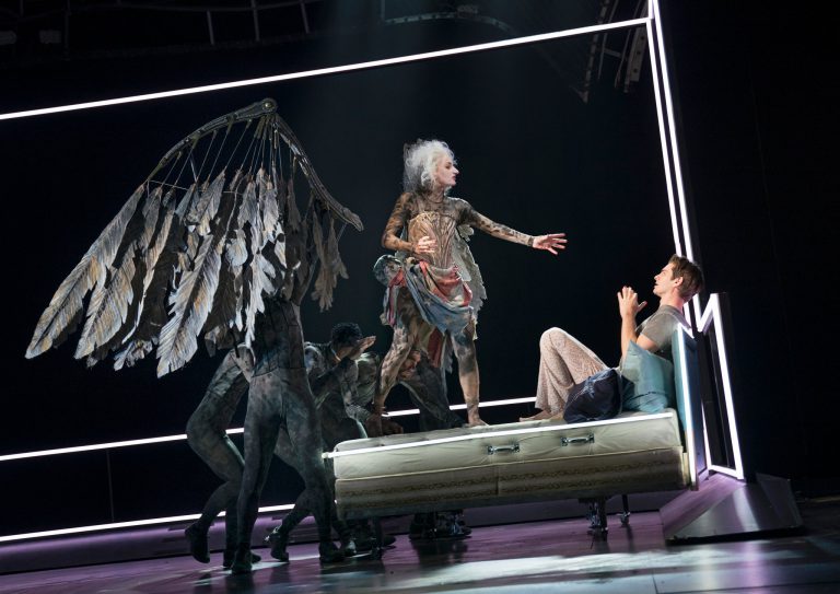 Angels in America — пьеса на Бродвее в Нью-Йорке — New York