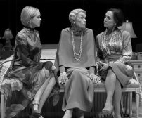 Three Tall Women — пьеса на Бродвее в Нью-Йорке