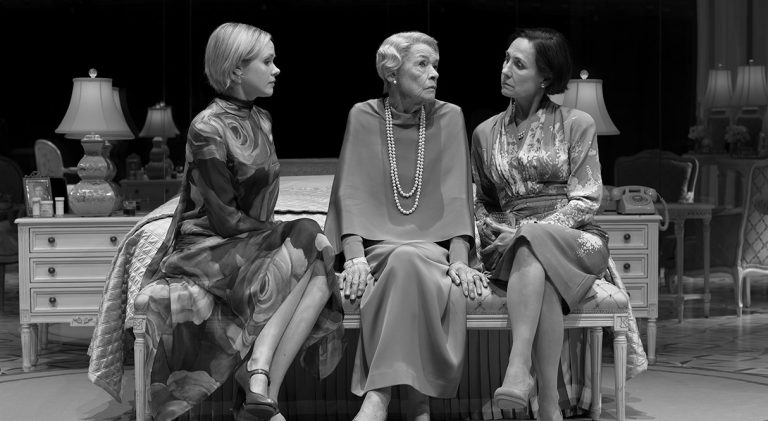 Three Tall Women — пьеса на Бродвее в Нью-Йорке — New York