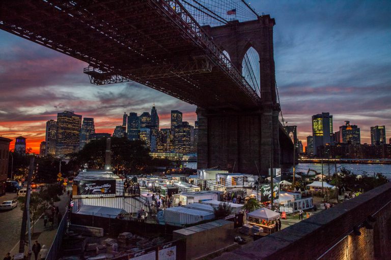 Photoville - насладитесь фотоискусством под Бруклинским мостом — New York