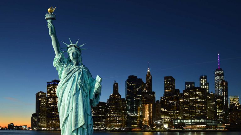 Как чистят Статую Свободы и какого она на самом деле цвета? — New York