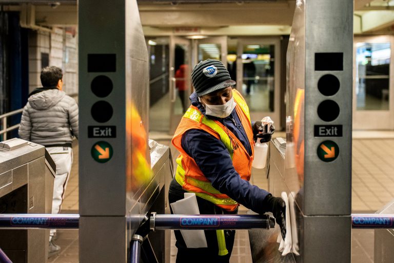 MTA добавит больше поездов и дезинфицирующих средств для рук, поскольку Нью-Йорк готовится к открытию на следующей неделе — New York