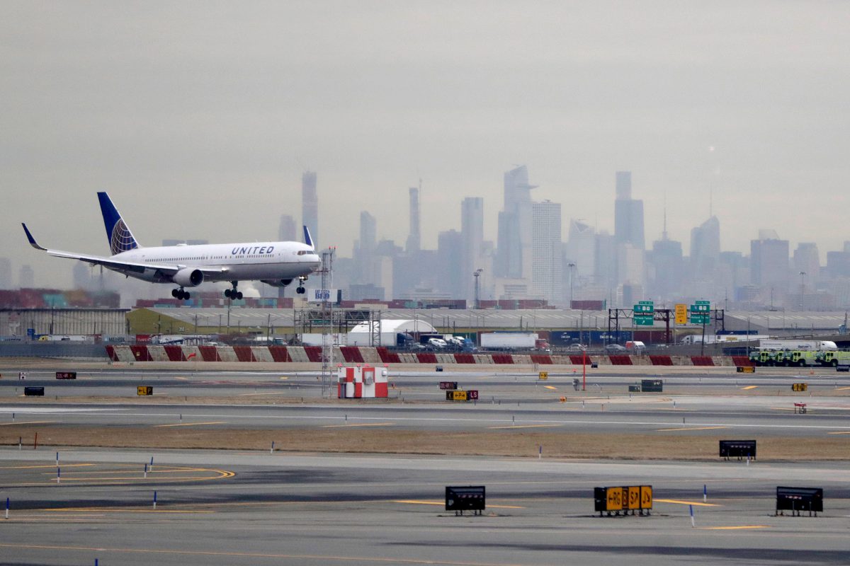 Новое исследование: шанс заразиться COVID-19 в самолете чрезвычайно мал — New York