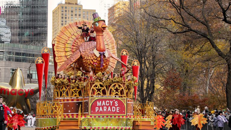 Парад Macy’s в честь Дня Благодарения состоится! Правда, без зрителей и шествия — New York