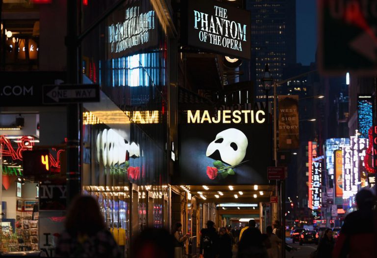 Бродвей будет закрыт до мая 2021 года — New York