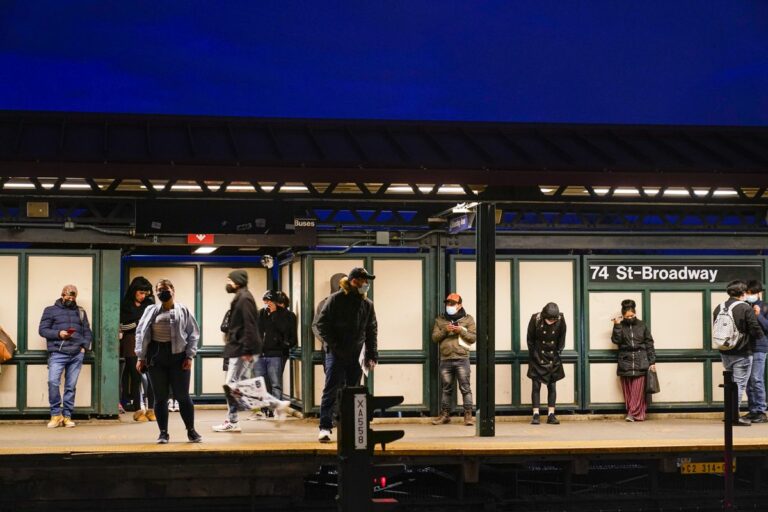 Метро в Нью-Йорке снова будет ездить круглосуточно — New York