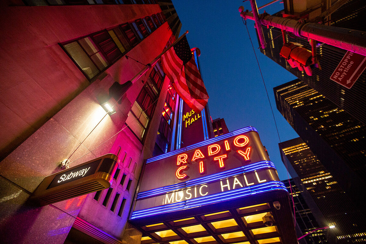 Radio City Music Hall вновь открывается - но только для привитых — New York
