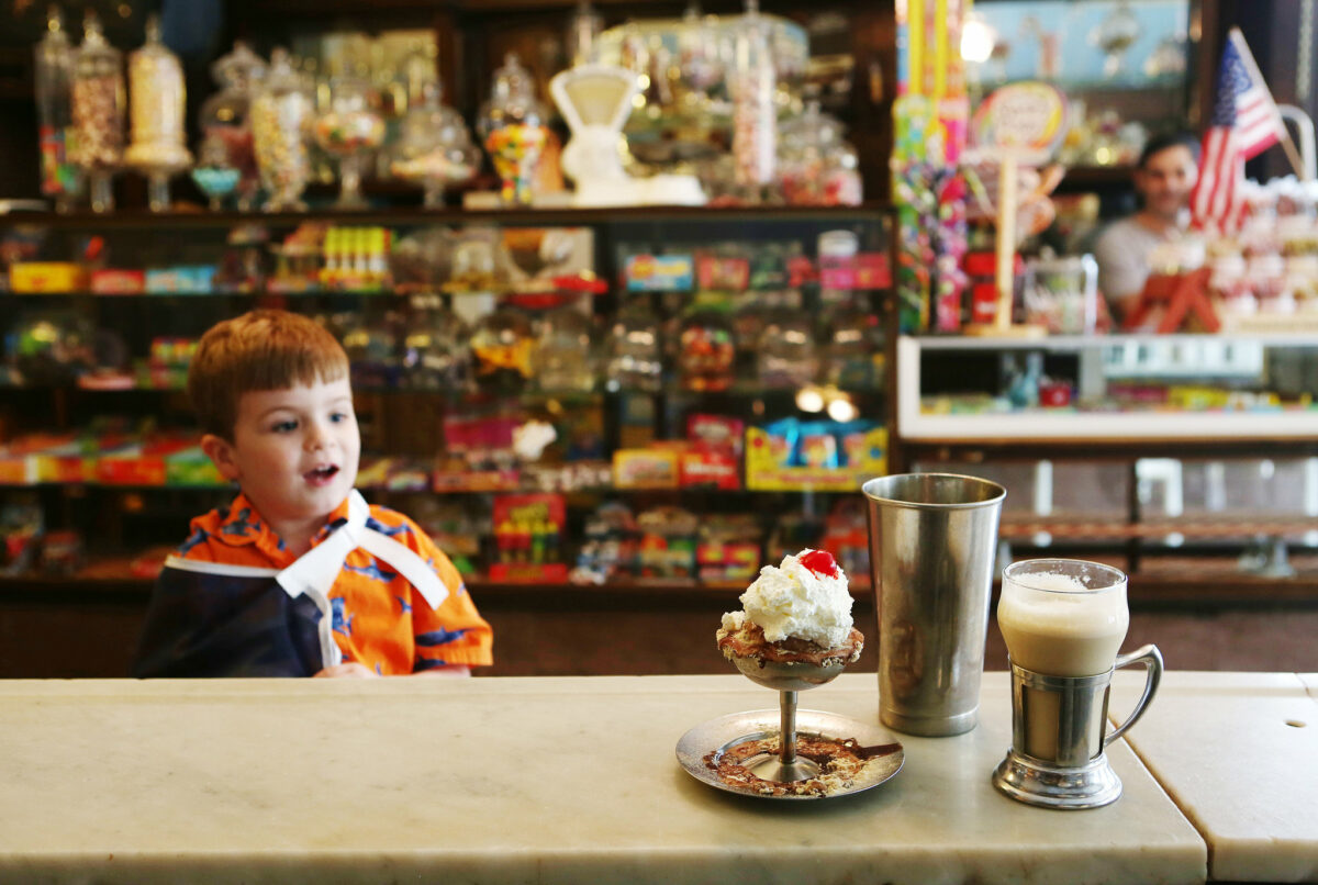 Eddie’s Sweet Shop - старейшее кафе-мороженое в Нью-Йорке — New York