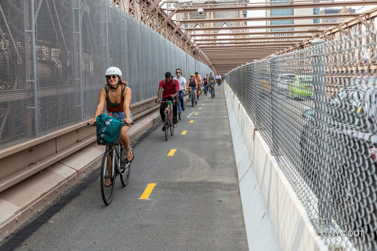 На Бруклинском мосту открыли отдельную велодорожку — New York
