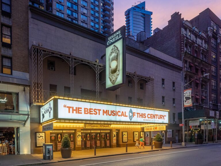 Eugene O’Neill Theatre на Бродвее, где идет мюзикл The Book of Mormon